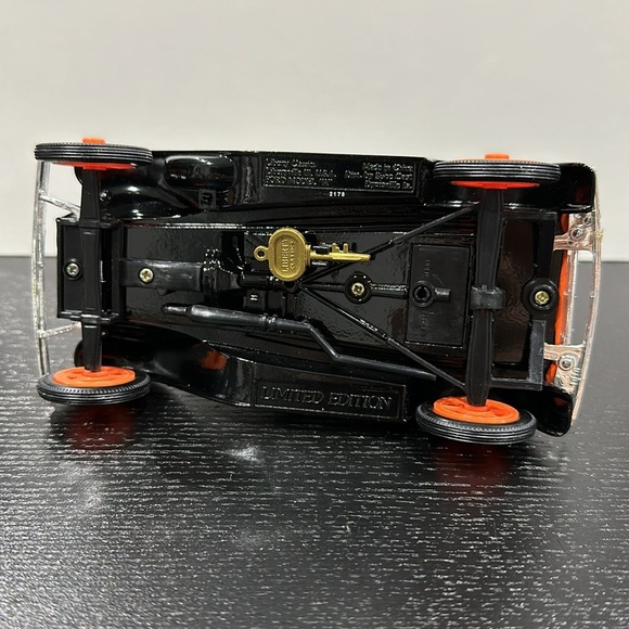 Harley-Davidson Vintage Die Cast Model Car 1929 Model A Roadster Coin Bank - Picture 5 of 8